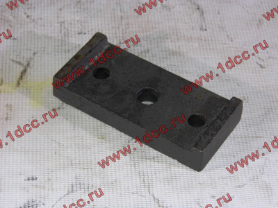 Пластина скобы крепления переднего стабилизатора H HOWO (ХОВО) WG880680027 фото 1 Новокузнецк